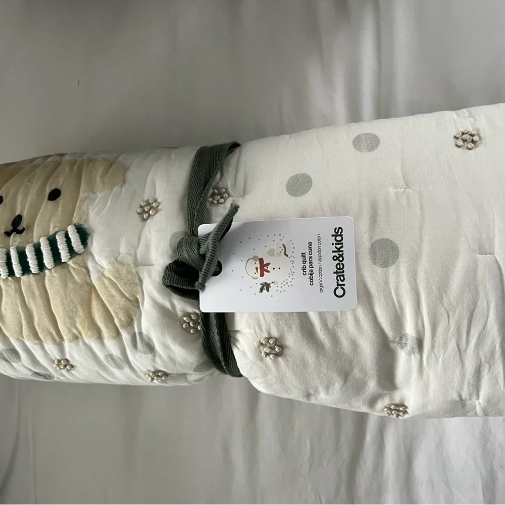 NWT Crate and Barrel Kids Snowman Baby Toddler Quilt with Green Stripe Accent